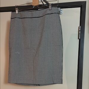 Banana Republic Black and White Pencil Skirt